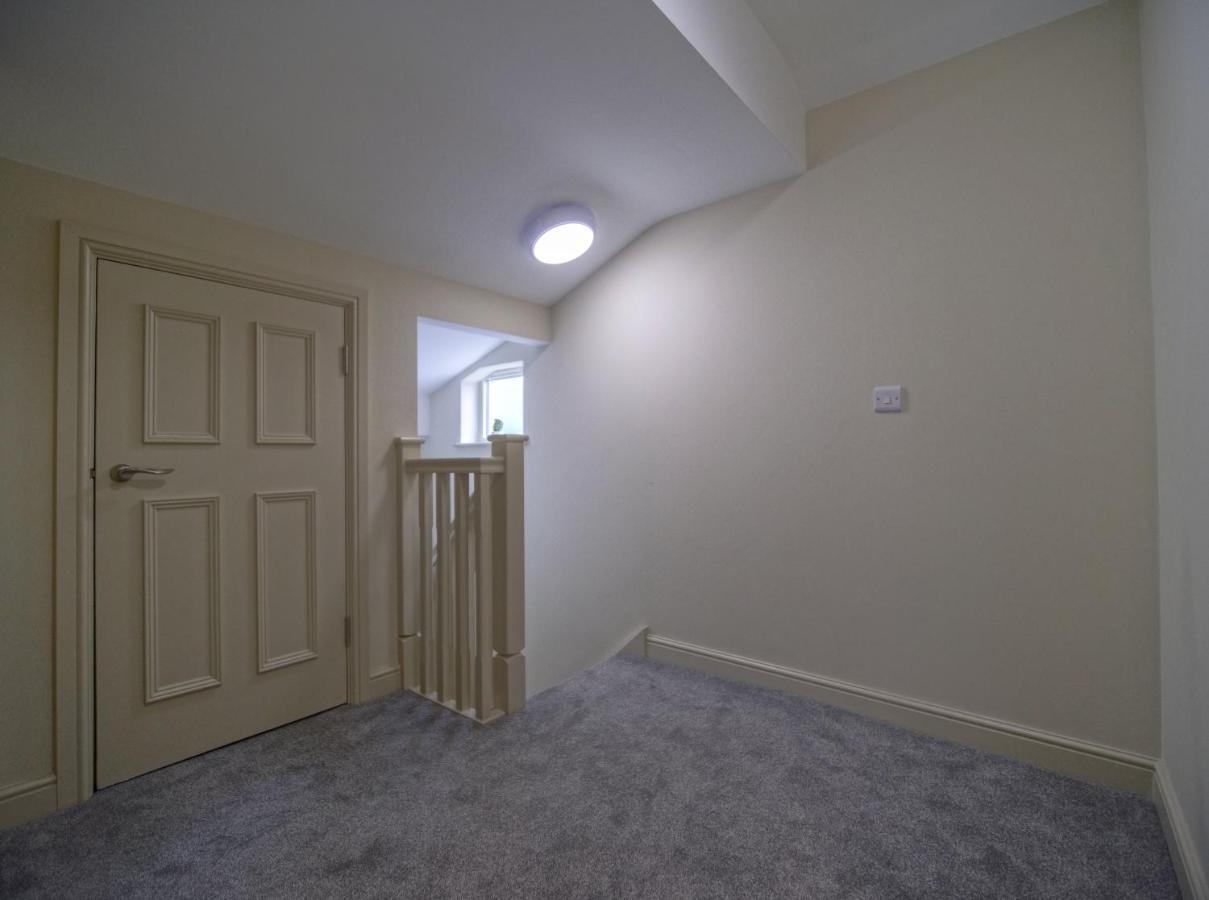 Spacesavers At Figtree Lane Apartment *