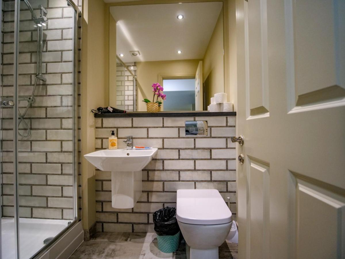 Spacesavers At Figtree Lane Apartment